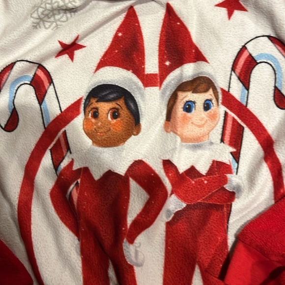 Elf on the Shelf Flannel PJsSize 8/10 M - Picture 3 of 3